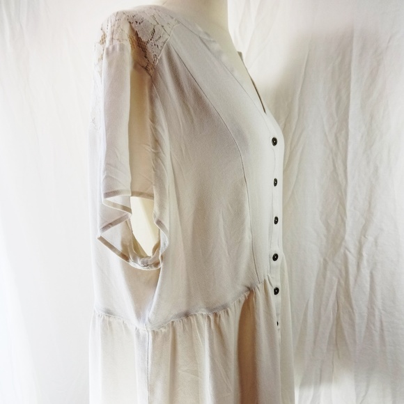 TORRID White Button Top Size 1X - Picture 3 of 7